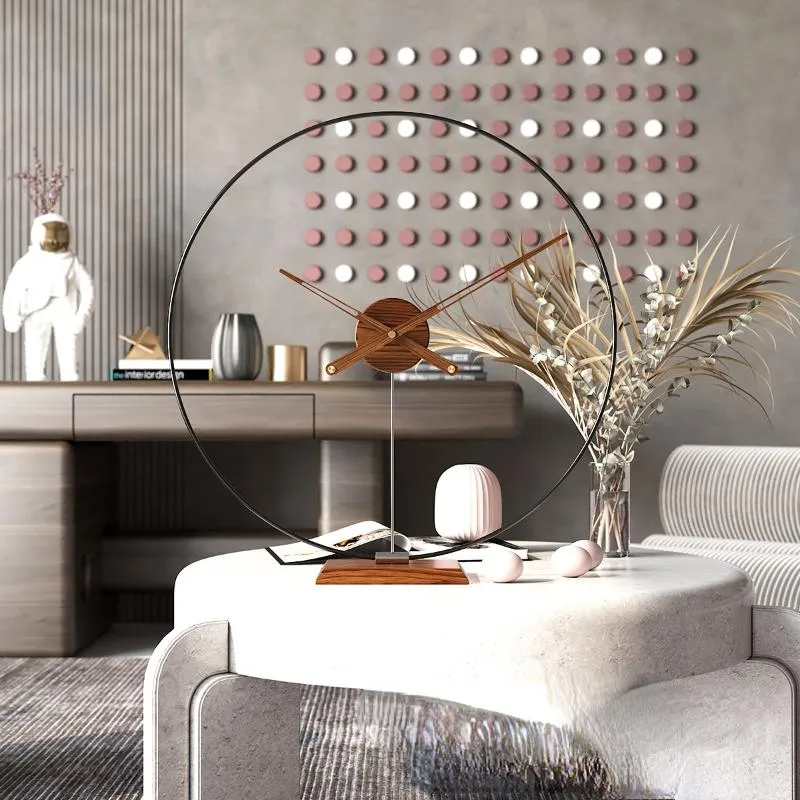 デスクテーブルクロックノルディックスタイルサイレントクロックモダンミニマリスト錬鉄製の家の装飾リビングルームの装飾