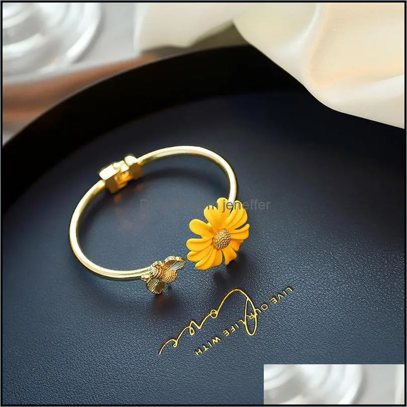 Small Flowers Daisy Necklace Women Chic Clavicle Choker 2020 New Korean Lovely Daisy Flowers Colorful Charm Choker Femme Collars Y0309