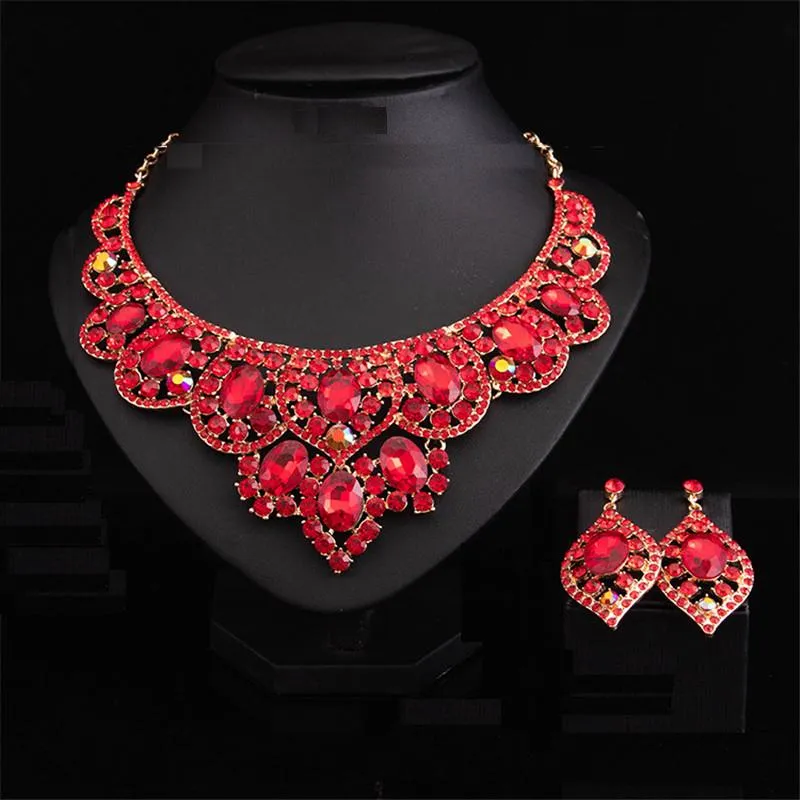 Bridesmaid statement necklaces 2025