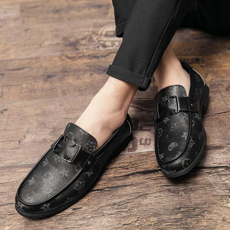 Fashion Men\'s Black Hollow Leather Loafer Round Toe Flat Slip On Casual Slippers Men main image 3