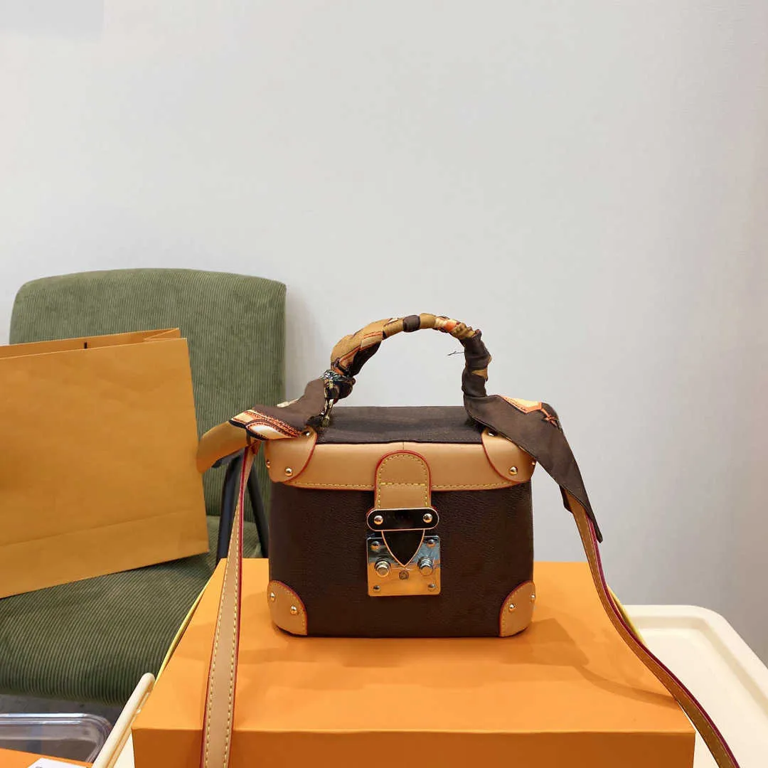 ショッピング値下 ファッショナブルな化粧袋の女性ハンドバッグの古い花を作るデザイナーポーチファッションデザイナーズ化粧品s 純正ショップ Opshub Com