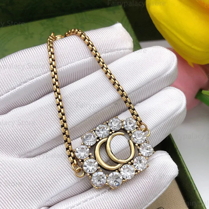 Luxurys Designer Bracelet Fashion diamond Classic women's bracelet to give a lover charming and temperament boutique jewelry gift nice