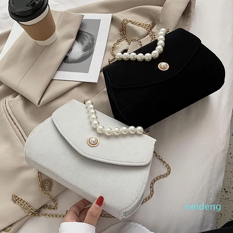 2021 Elegant Velvet Designer Bag Women Shoulder Bag Fashion Party Pearl Chain Crossbody Väskor Handväska Evenskväskor för Lady