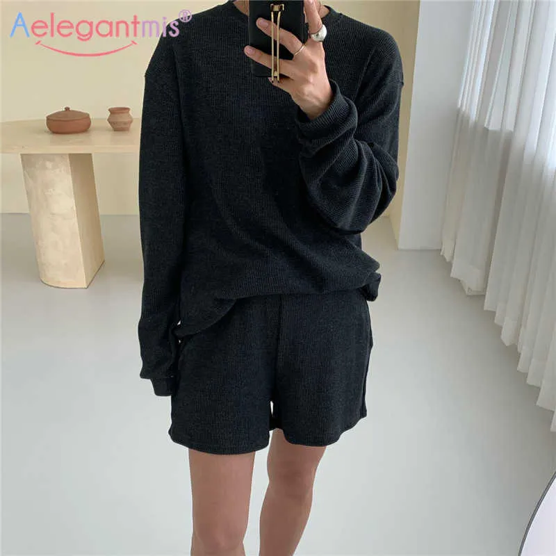 Aelegantmis Cosy Soft Dames Solid Sweatshirt 2pice Set Warm Korte Broek Vrouwelijke Elegante Casual Outfits Shorts en Tops 210607