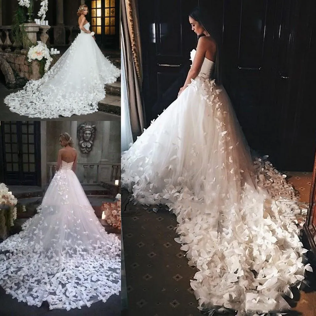 2021 Nouvelles robes avec des papillons 3D Applique en cœur décolleté zip arrière chapelle train mariage robe nuptiale vestido de novia