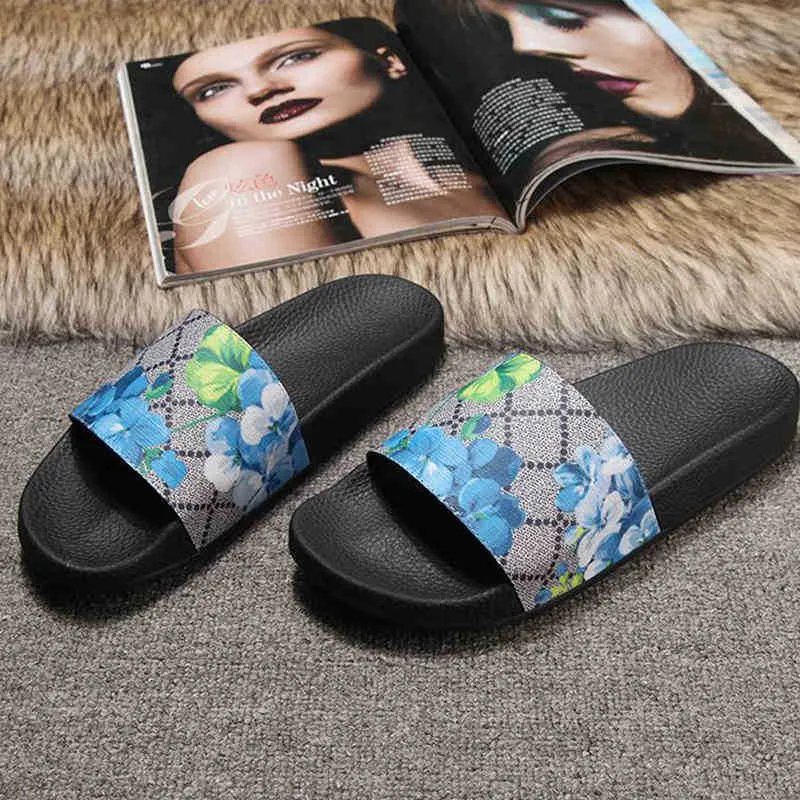 Designer Slides Kvinnor Kd Sko Sandal Skum Runner Slipper Mens Flip Flop Moccasin Four Seasons Snygga Klassiker Blommor Tofflor Hög kvalitet