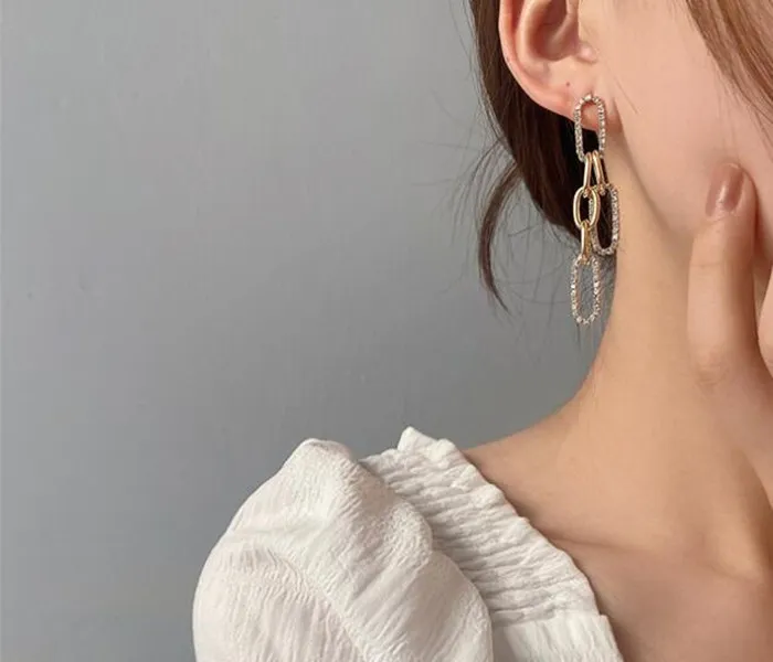 2021 European and American Dangle & Chandelier trendy glittering retro metal long earrings hollow out B letter simple fashion personality 098