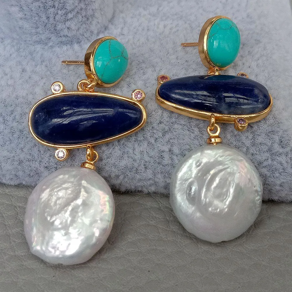 女性のための電気めっきされたエッジスタッドのイヤリングと幾何学的な天然のソーライト培養白​​いコインの真珠のターコイズ