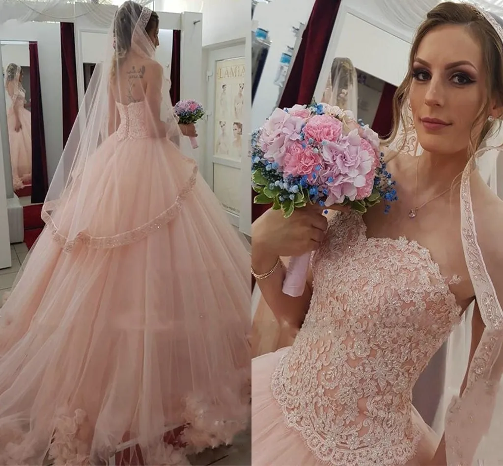 Blush Rosa Handgjorda Blommor Bröllopsklänningar Prinsessan 2021 Lace Beaded Strapless Bridal Dress Extra Samll Open Back Bridal Klänning Anpassad