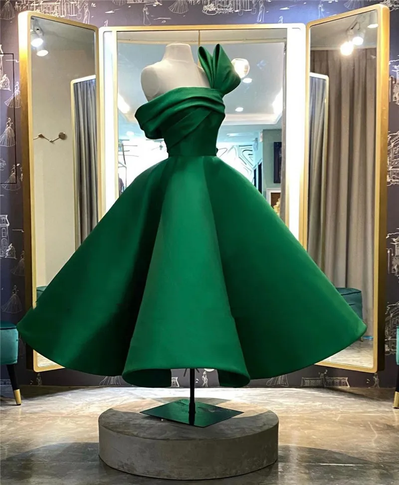 Elegante Arabische korte schouder prom jurken een lijn thee lengte gezwollen donkergroene avondjurken 2021 homecoming jurk cocktail feestjurken