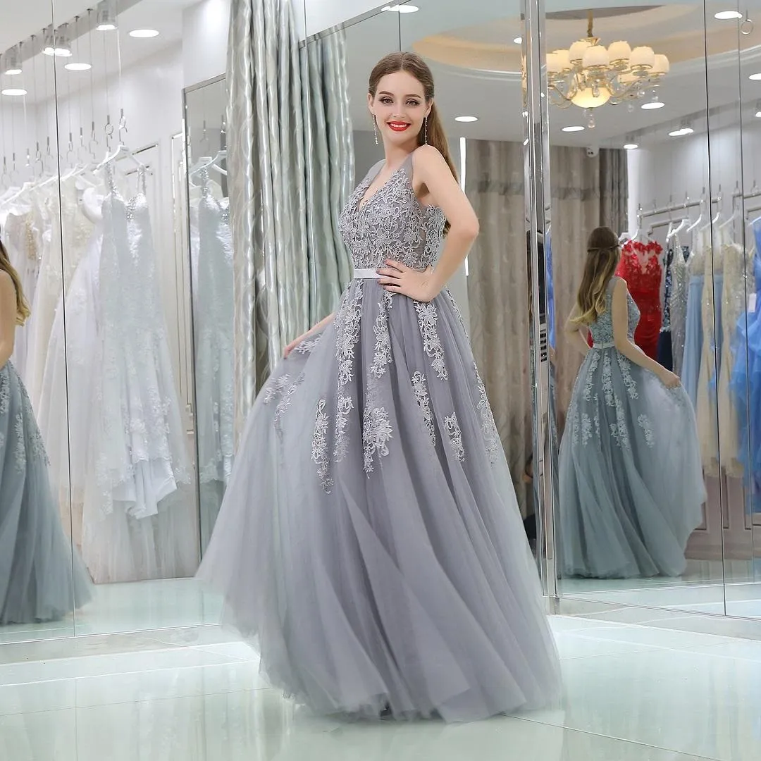 Gorgeous A Line Formal Evening Dresses Sleeveless Silver Tulle Bride Long Reception Gowns Special Occasion Pageant Prom Party Dress Appliques Lace