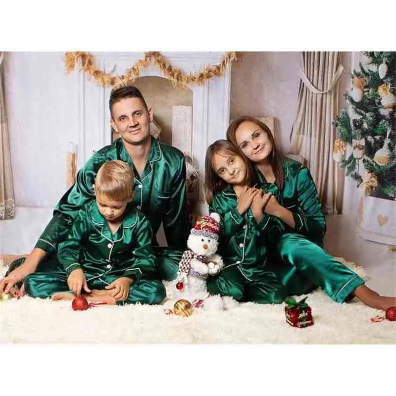 Pyjamas de Noël en famille Pyjamas de nuit pour filles Kigurumi Bathro pour enfants Ensembles de chemise de nuit Licornes 210724