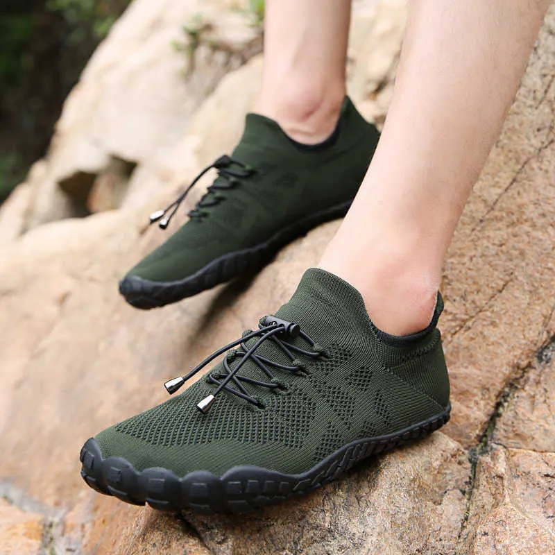 Aqua Shoes Men Barefoot Five Fingers Sock Water Swimming Shoes Breathable Hiking Wading Shoes Beach Outdoor Upstream Sneakers Y0714