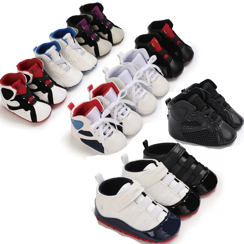 Baby First Walkers Sneakers Nyfödd bomull Komfort Andas Läderskor Spädbarn Sportstövlar Barn Tofflor Småbarn Halkskydd vinter