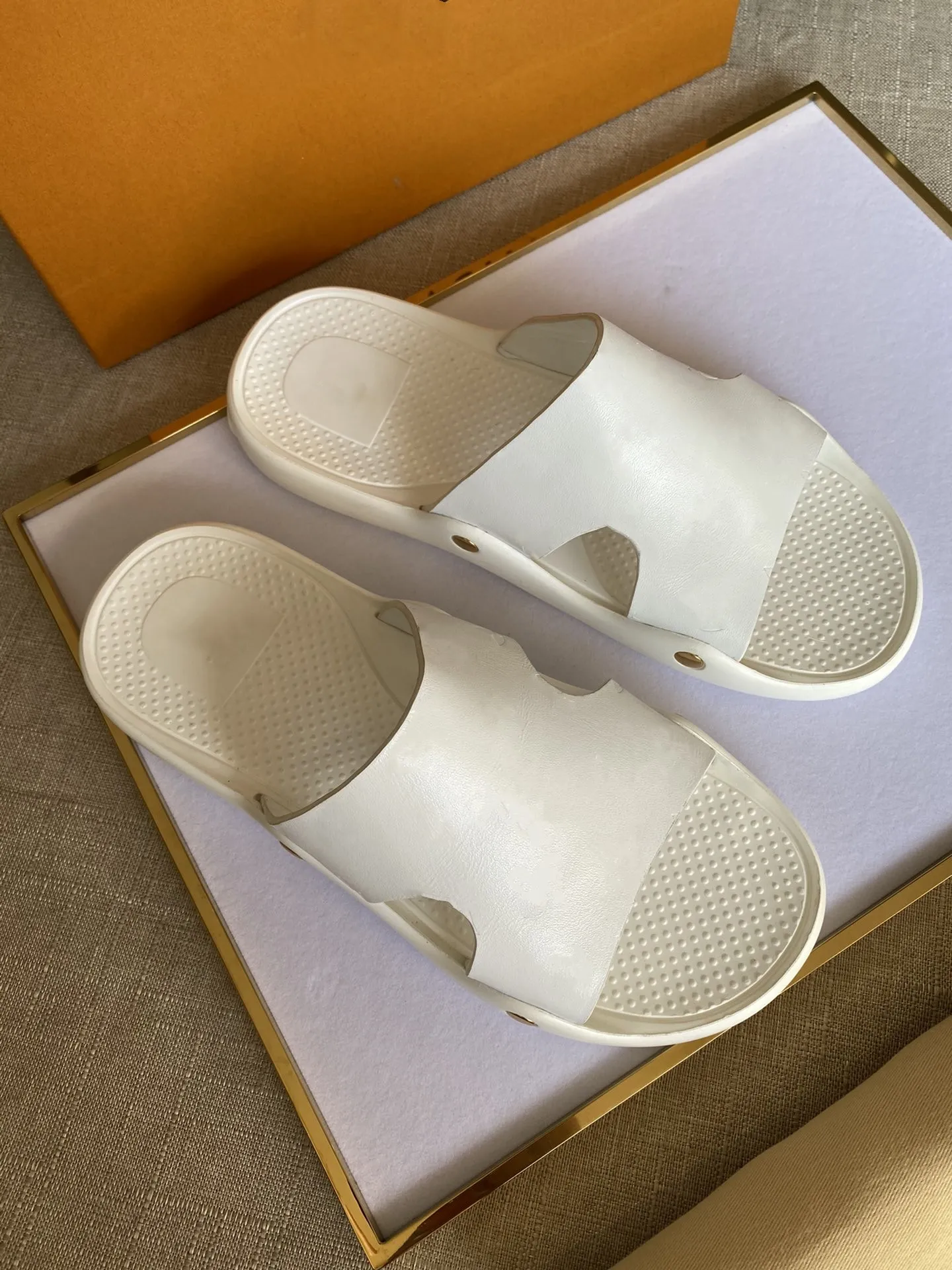 luxe 2021 mode diapositives sandales pantoufles pour hommes femmes AVEC BOÎTE D'ORIGINE Hot Designer unisexe plage tongs pantoufle
