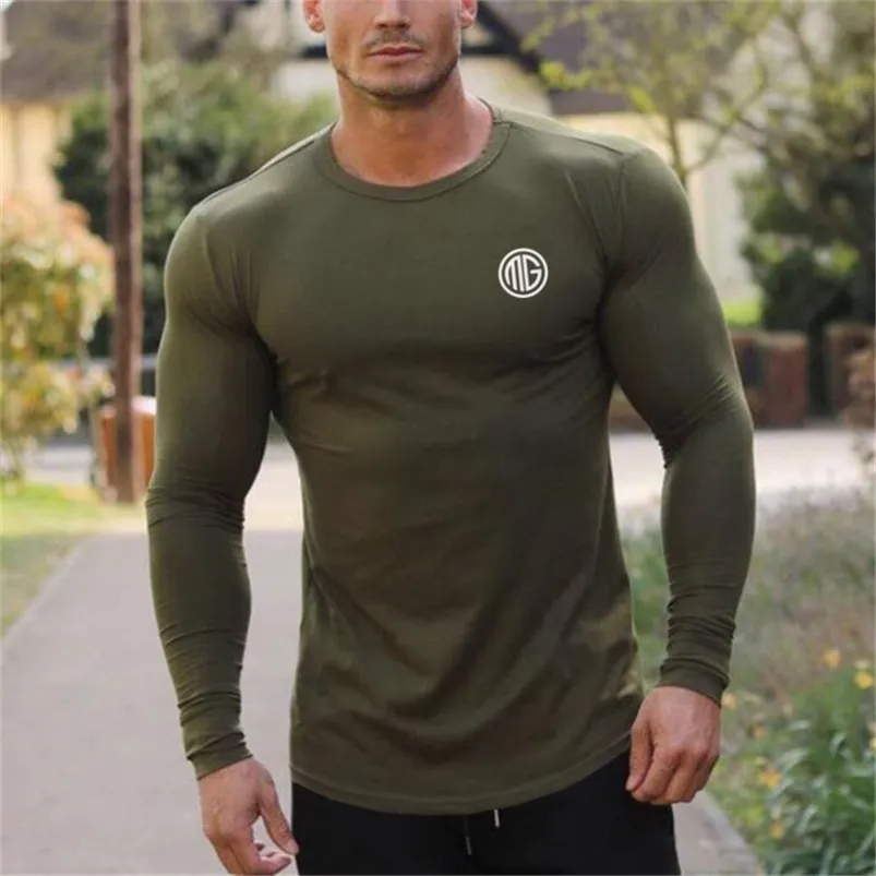 Muscleguys marca abiti di moda tinta unita manica lunga slim fit maglietta da uomo in cotone t-shirt casual streetwear palestre magliette 210706