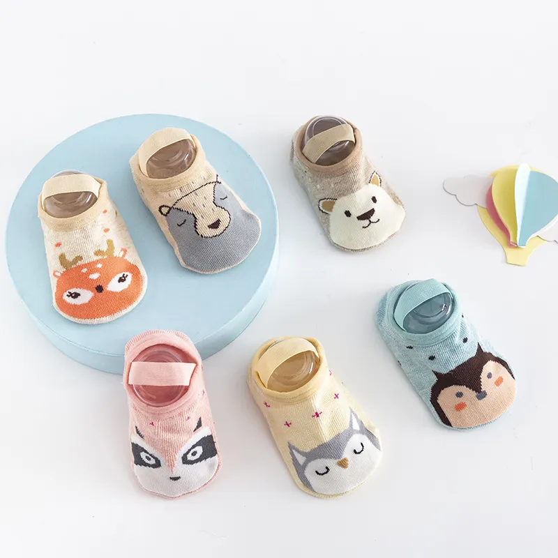 Lindo zorro oso animales patrón calcetines de bebé dibujos animados antideslizante suave calcetín recién nacido para niño niña niño calcetines de piso 20220304 H1