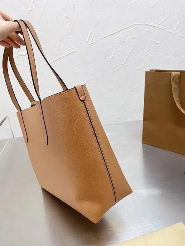 2021 Ladies Fashion Atmosphere Shopping Bag Classic Brand Handheld Single Shoulder Style