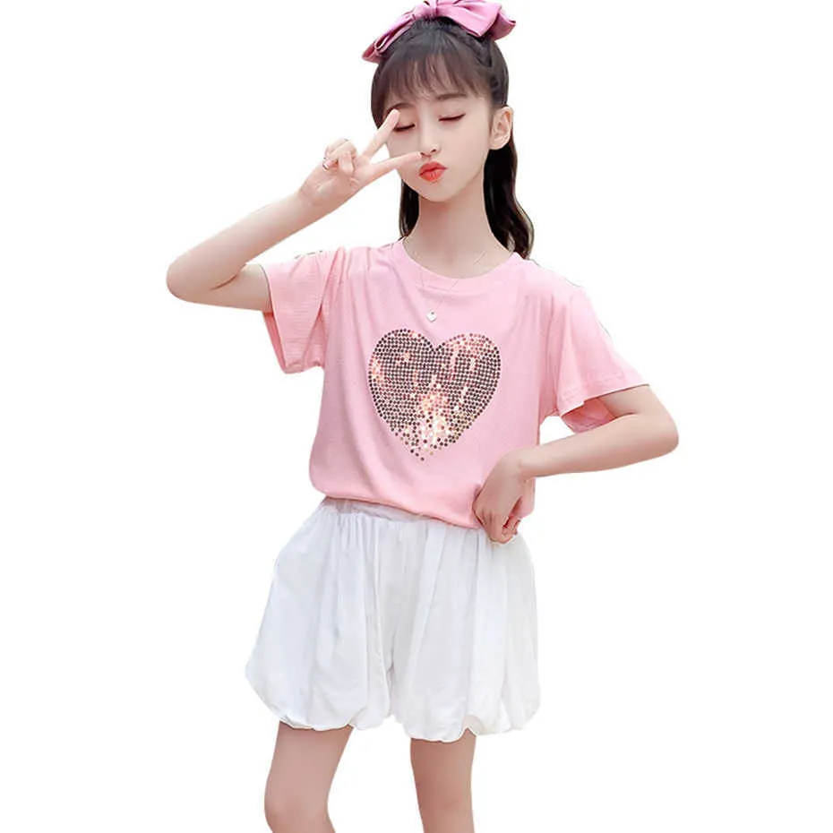 T-shirt con paillettes per abiti estivi per ragazze + short per set di motivi a cuore Abbigliamento per bambini in stile casual 210528