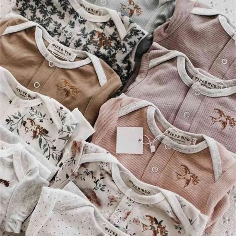 赤ちゃん男の子の女の子長袖ロンパース春と秋の美しいパターン品質幼児の片面ファッションスタイル210619