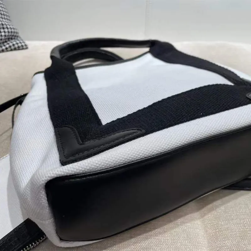 Designer Tote Bag Luxury Shoulder Bags Fashion brand simple retro generous shopping travel bag large medium and Canvas small Letter handbags