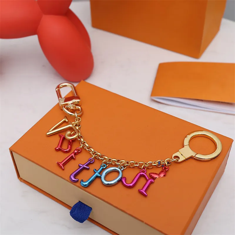 Mode kleurrijke ontwerper sleutelhanger brief hanger tas gesp sleutelhangers heren dames sleutels ornamenten