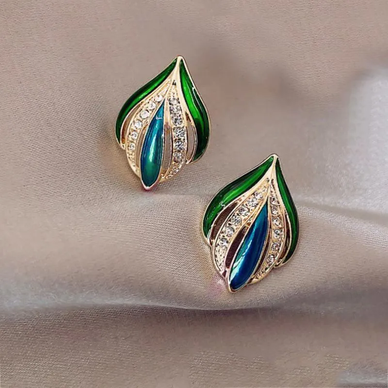 Studörhängen för kvinnor Smycken Mode Kristall Örhängen Tillbehör Vintage Brincos Ins Partihandel