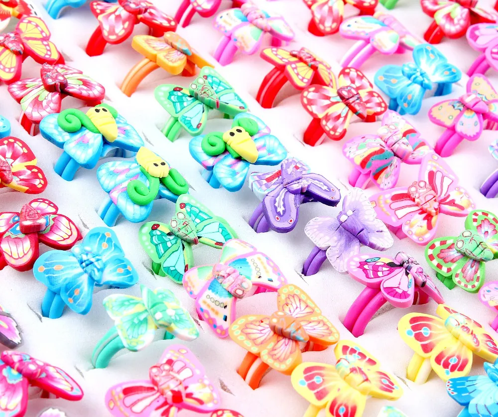 Partihandel Barn 30st Band Ringar Lot Mix Color Butterfly Baby Barnflicka Party Polymer Clay Finger Ring