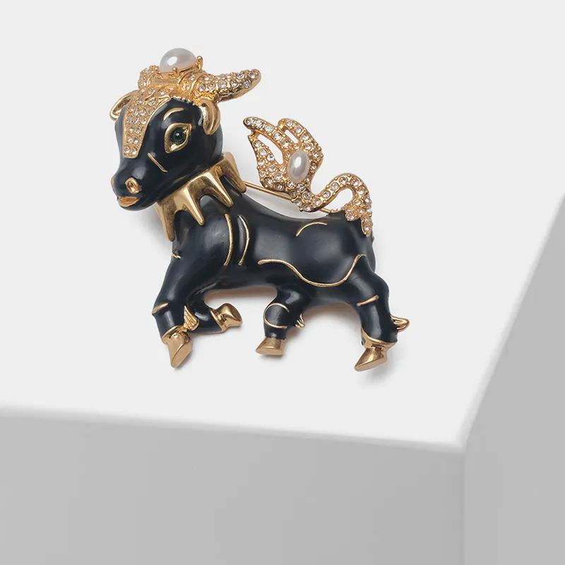 Amorita Boutique Vintage Ciner Black Mini Cow Pins