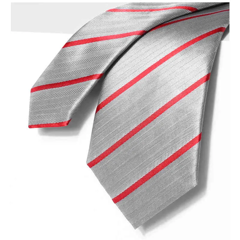 Luxury Sliver Striped Tie För Män 7 cm Bröllop Business Märke Design Fashion Dress Suit Silk Polyester Slips med presentförpackning