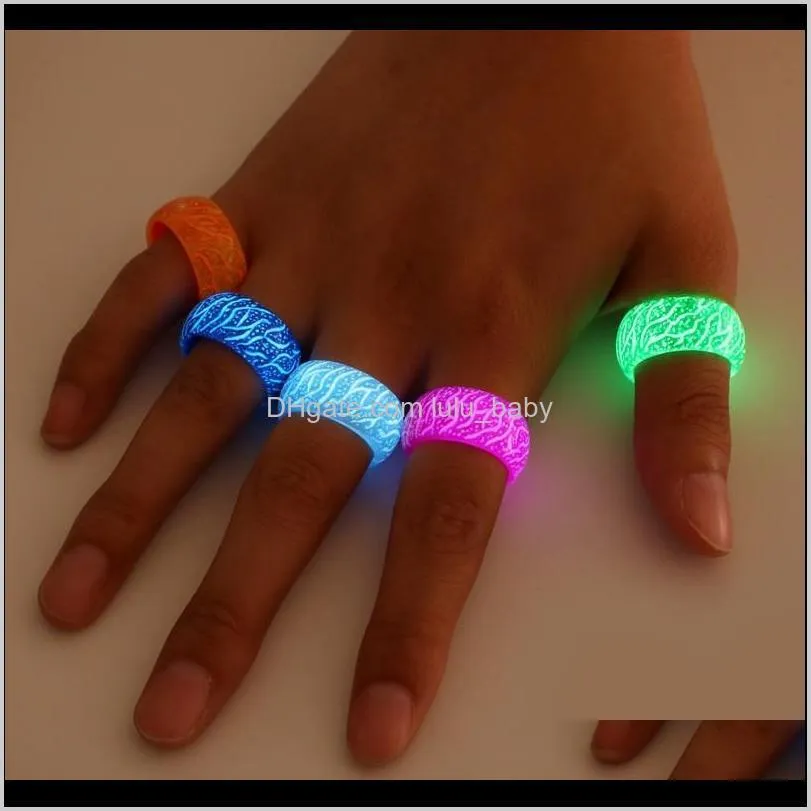 New Style Luminous Flower Pattern Ring Simple Resin Glow In Dark Ring for Kids Party Gifts 5 Colors for Choose