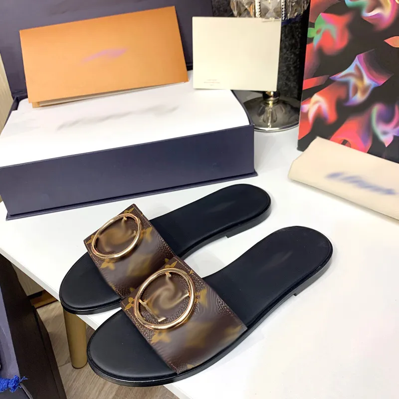 Yeni Kadın Tasarımcı Terlik Flip Flop Sandalet Tasarımcılar Terlik Slaytlar Yaz Moda En Kaliteli Lüks Düz Sandal Terlik Yüksek Topuklu Kutusu Boyutu 35-41 -e7