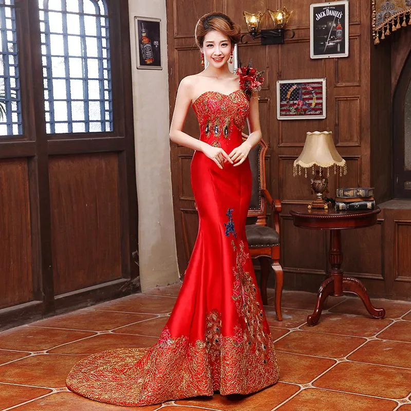 エスニック服ファッション刺繍Qipaoドレス女性中国の伝統的な長いチャイヌサムのイブニングドレス赤い花嫁の結婚式s m l xl xxl