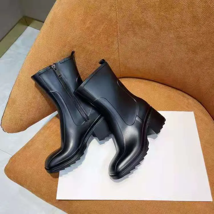 Designer Women Rain Boot Betty Beeled Zip Mid-calf Motorcycle Boots PVC Rubber Square Toe Thick Heel Platform Shoes Waterproof welly Rainshoes