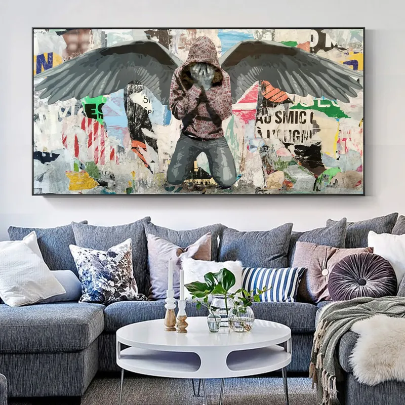 Collage di uomo incappucciato che piange, graffiti, street art, dipinto su tela, su parete, angelo con ali nere, poster e stampe