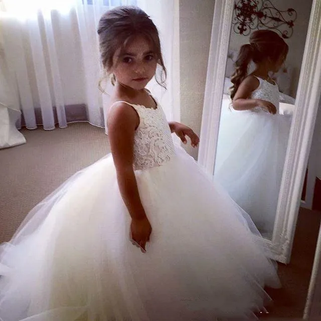 Lovely White Flower Girl Dresses Spaghetti Wedding Ball Gown Tops Lace Long Tulle Toddler Kids Formal Wear Pageant Brithday Party First Communion Dress