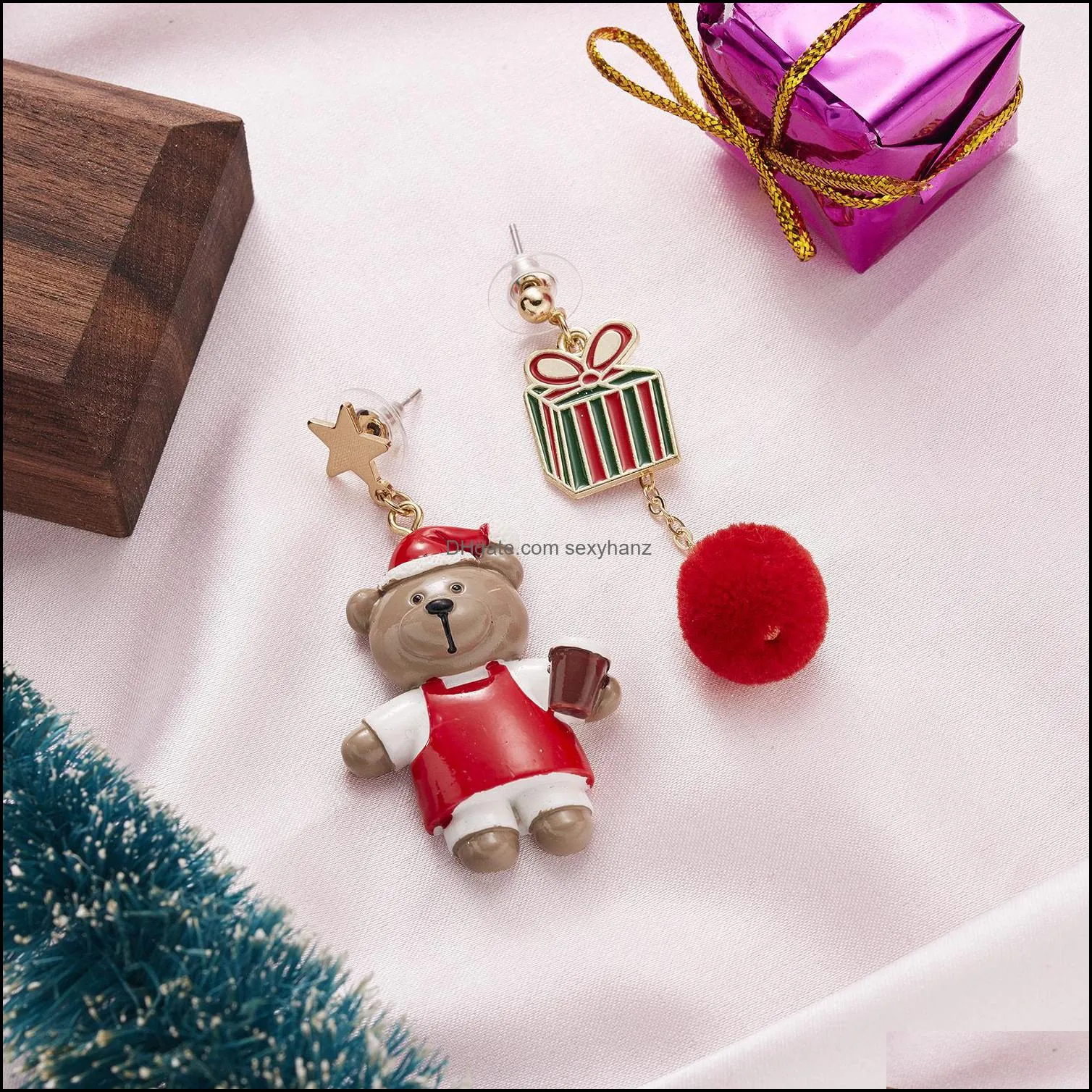 S2604 Fashion Jewelry Chirstmas Earrings Cute Bear Star Snowman Plush Ball Tassels Asymmetrical Stud Earrings Christmas Accessories