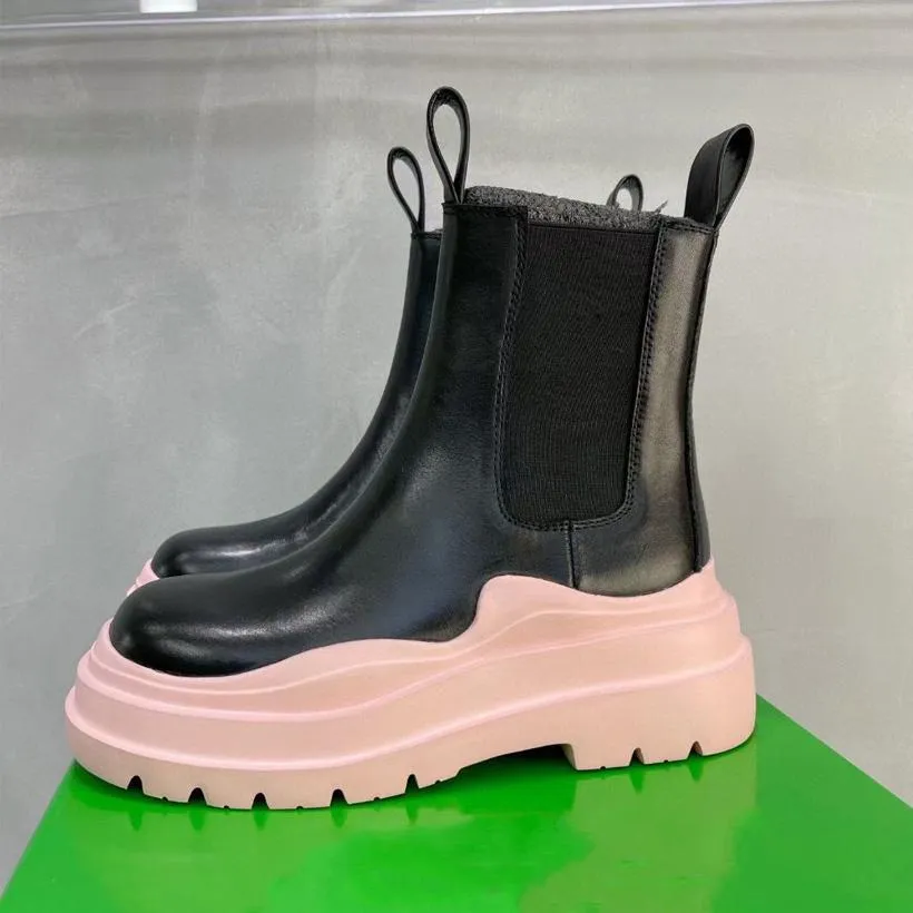 Jesień Zima Kobiet Martin Buty Soft Cowhide Elastyczny Pas Designer Kostki Boot 100% Skórzany Lady Platforma Platforma Moda Grube Solowane Kobiety Buty Rozmiar 39-40 Wysokiej jakości