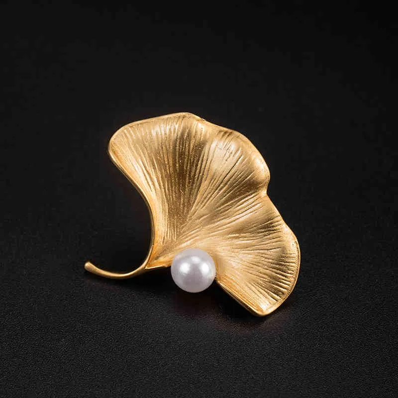 VLA 925 Silver Creative Golden Gingko Leaf Womens Fashion Inlaid Pearl Brooch Clothing Accessories