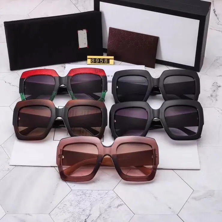 Marka Güneş Gözlüğü Kadınlar için Klasik Yaz Moda 3037S Stil Metal ve Plank Çerçeve Göz Tasarımcı Gözlükleri En Kaliteli UV Koruma Lensi