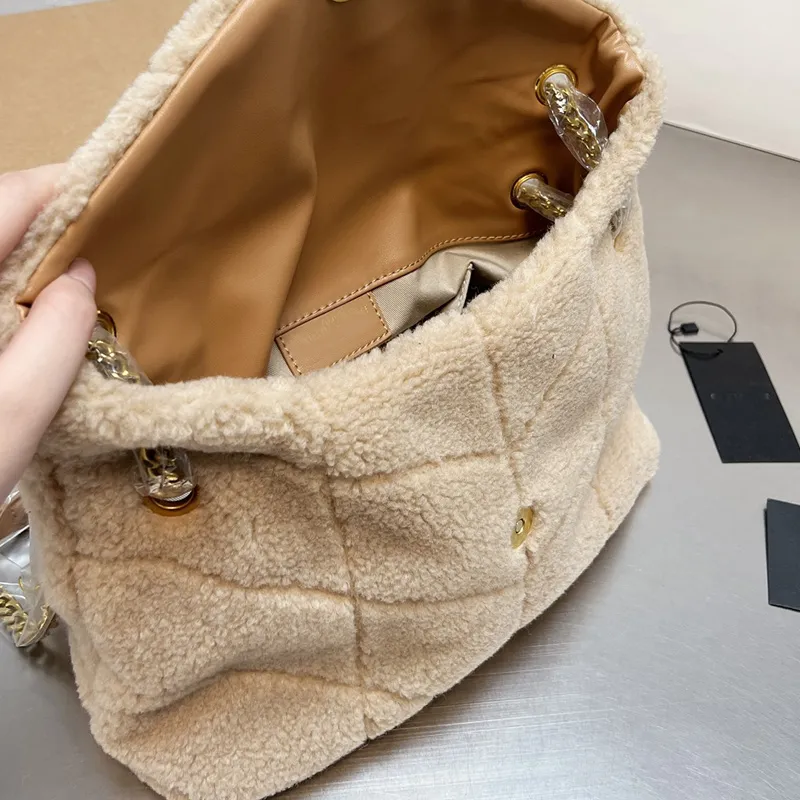 Quilted Messenger Bag Sherpa Fur Handbag Purse Teddy Plush Crossbody Shoulder Bags Genuine Leather Fashion Letter Gold Chain Flap Puffer Handbags