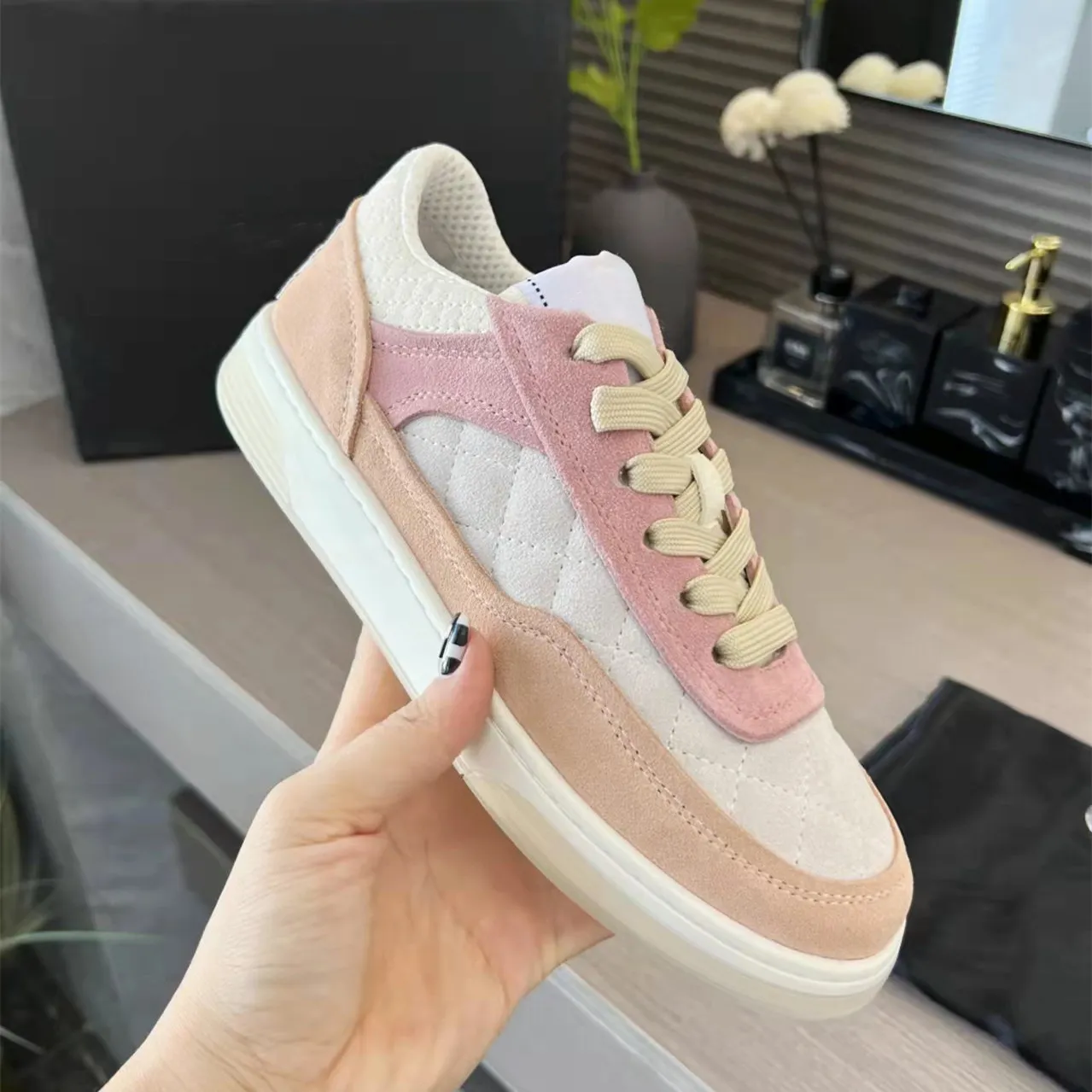 2022Autum Lastest Women Casual Shoes Top Quality Patchwork Color Lace Up Flat Soled Board Leisure Platform Sneakers Outdoor Fash