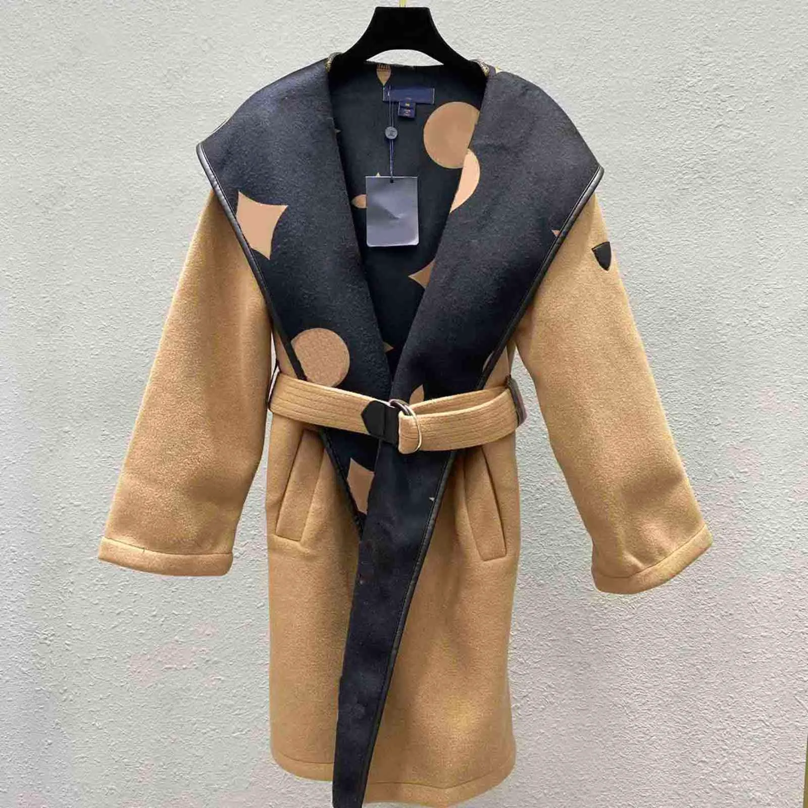 Womens Wool & Blends Autumn Winter Outerwaer Trendy Fashion Classic Letter Pattern Women Coats Bathrobe Style High Quality Asian Size