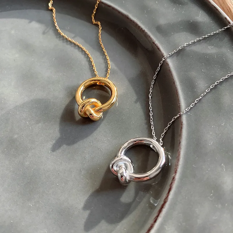 ペリの丸い結び目のネックレスの円のねじれのネックレス