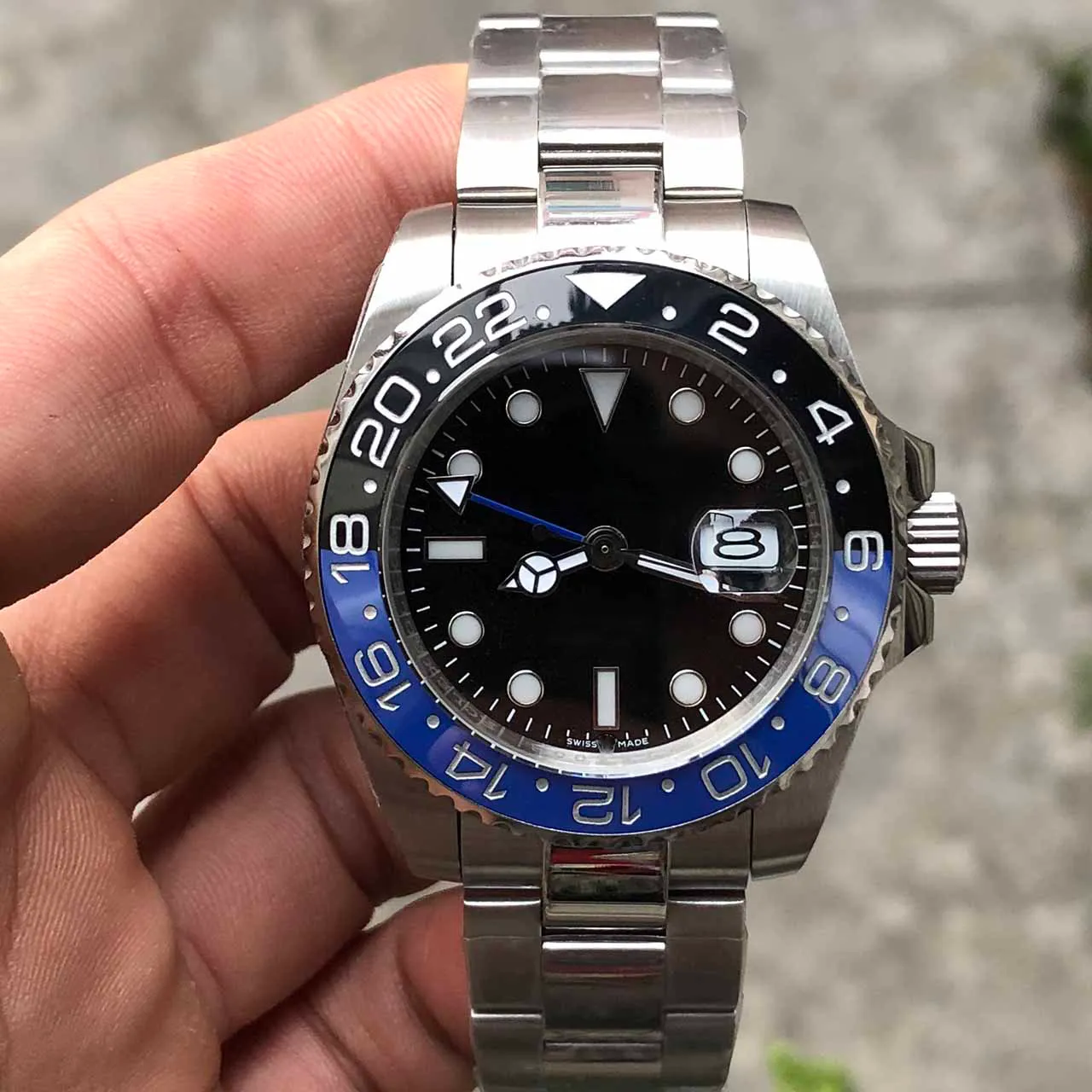 고품질 블랙 다이얼 GMT II 시계 2813 운동 블루/레드 세라믹 베젤 사파이어 유리 40mm 남성 시계 손목 시계 DP 공장