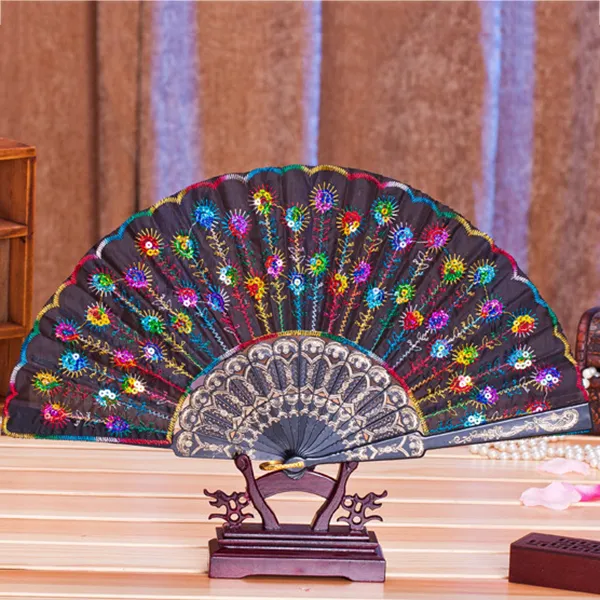 Chinees klassieke dans vouwen fanfarty voorstander van elegante kleurrijke geborduurde bloem pauwpatroon pailletten vrouwelijke plastic handheld fans geschenken bruiloft th0107