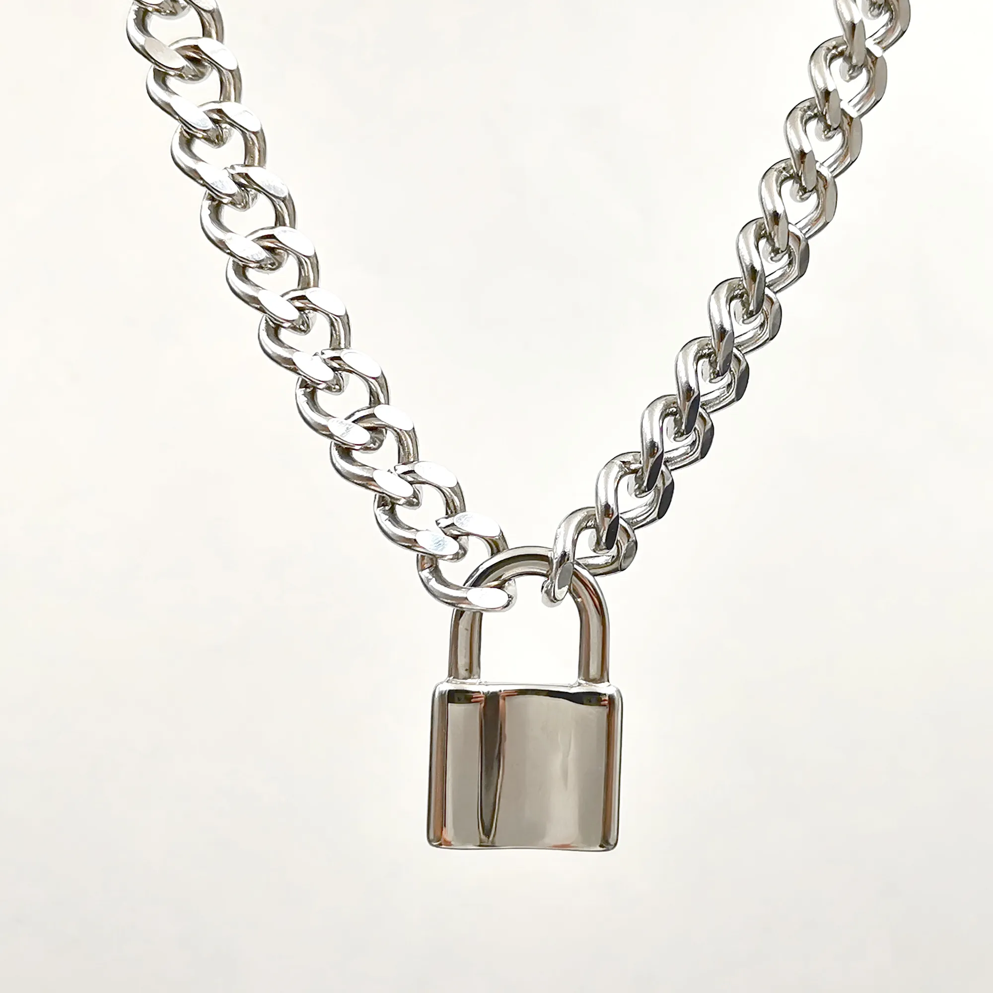 Padlock chain silver deals