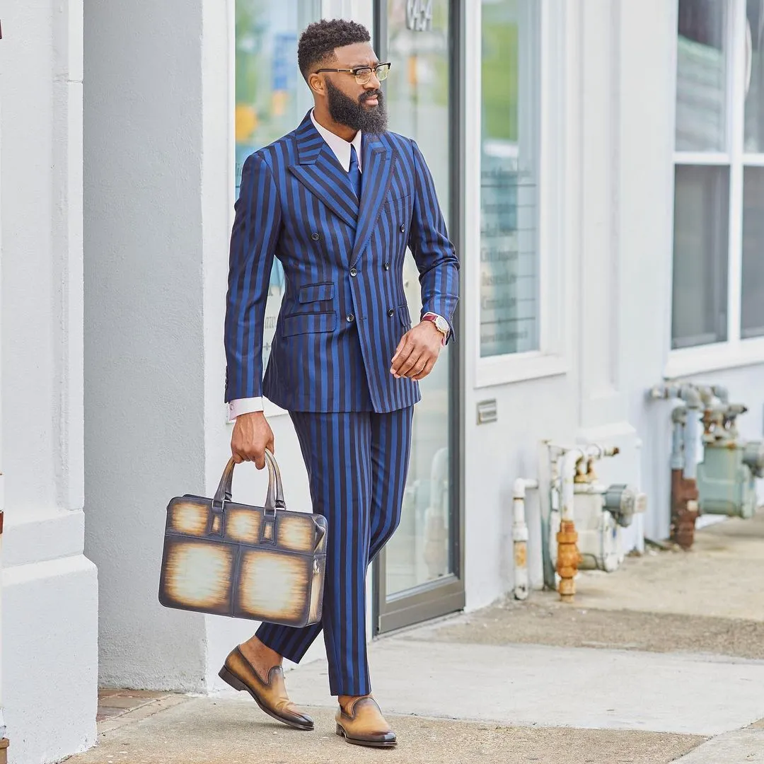 Abito da uomo blu scuro con risvolto a punta smoking da sposa a righe verticali due pezzi abbigliamento da sposo blazer doppiopetto con giacche e pantaloni