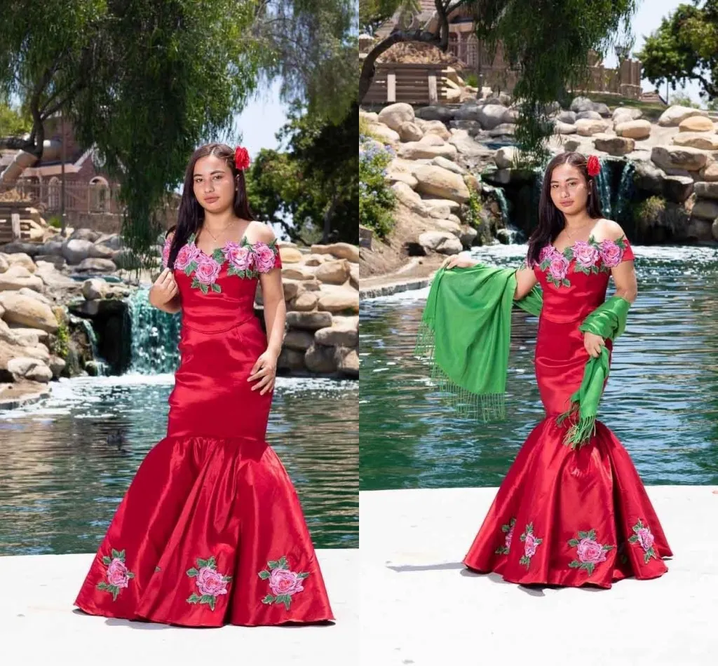2022 Meksika Parti Abiye Mermaid Stil Kapalı Omuz Çiçek İşlemeli Aplike Tatlı 16 Elbise Örgün Balo Abiye Uzun