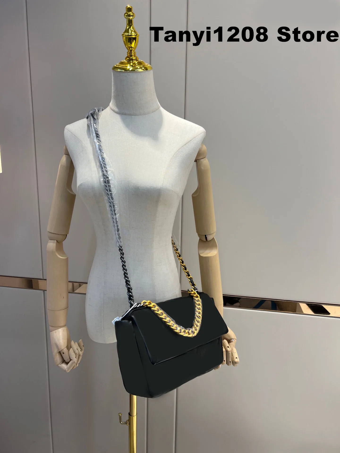 سلسلة SS19 25 سم 30 سم بيع جيد مصممي Luxurys حقيبة يد حقائب كتف نسائية حمل الذهب مصمم الأجهزة Crossbody محفظة سلسلة أزياء المحافظ حقيبة قناة